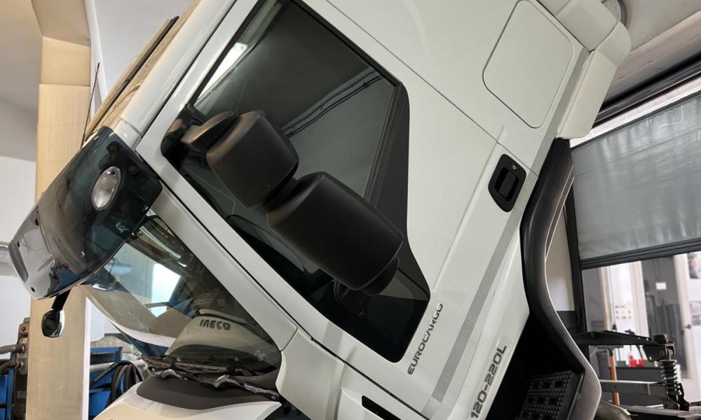 Pulizia a ghiaccio secco Iveco Eurocargo | Trattamento ruggine