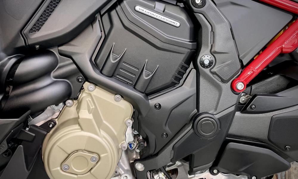 motore e plastiche ducati multistrada